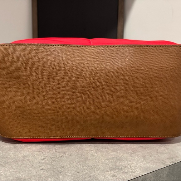 Michael Michael Kors Kempton Medium Nylon Tote With Leather Trim in Red/Khaki! - Picture 3 of 13